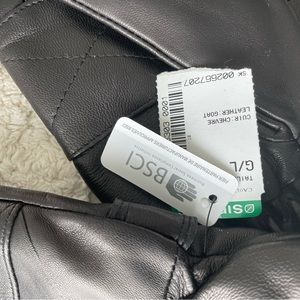 Black leather gloves